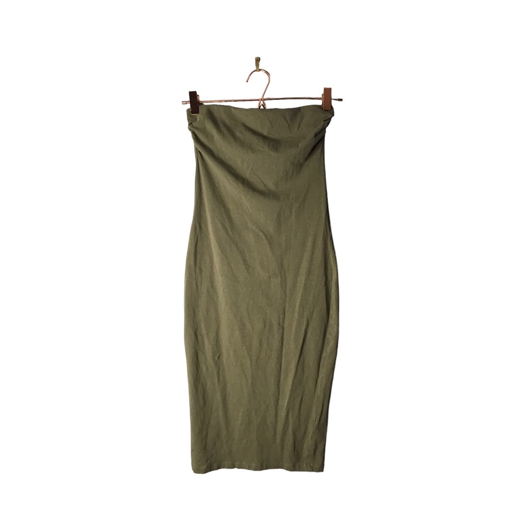Derek Heart | Green strapless mid length Bodycon dress •